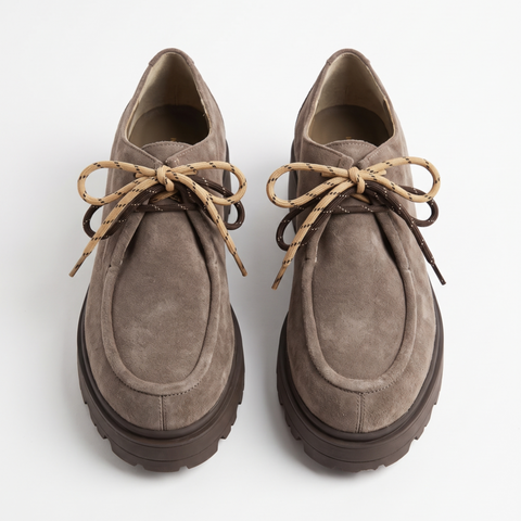 LACED LOAFERS TREND