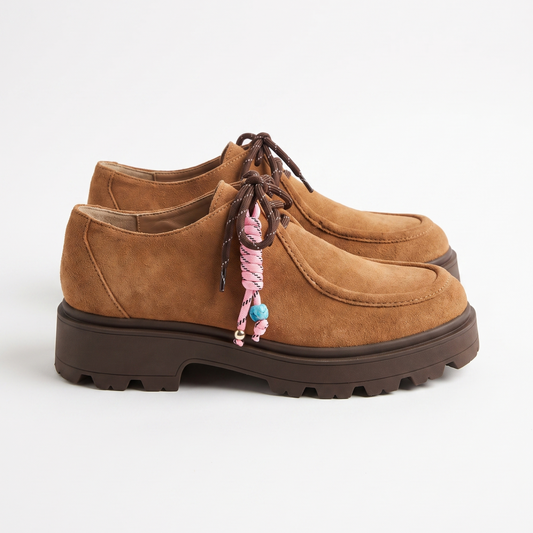 LACED LOAFERS TREND