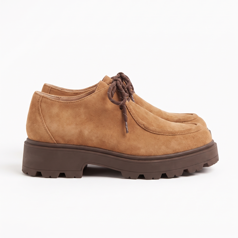 LACED LOAFERS TREND