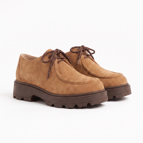 LACED LOAFERS TREND