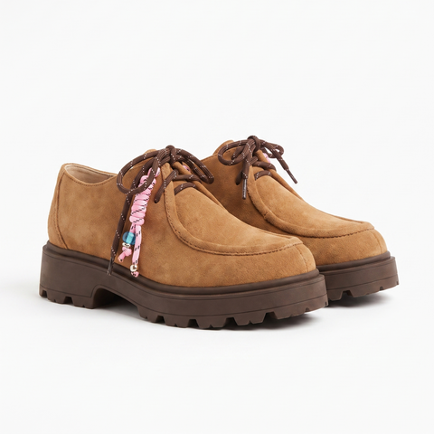 LACED LOAFERS TREND