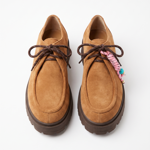 LACED LOAFERS TREND