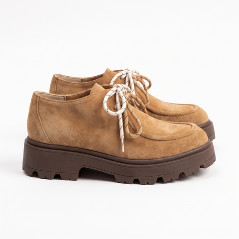 LACED LOAFERS TREND