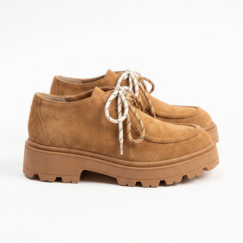 LACED LOAFERS TREND