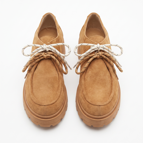 LACED LOAFERS TREND