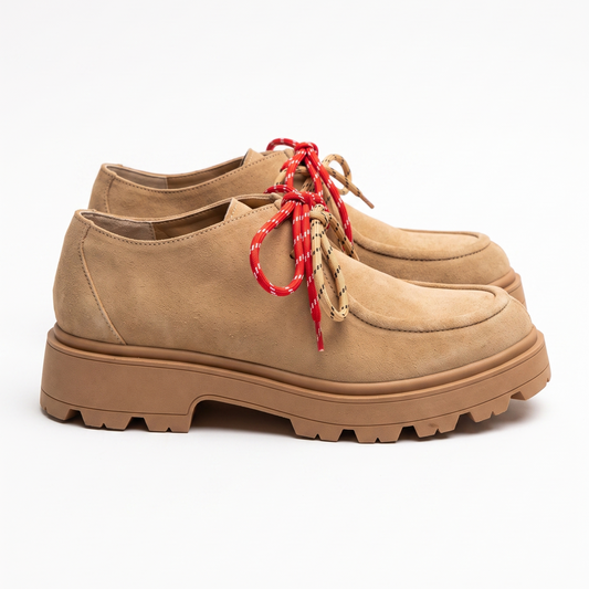 LACED LOAFERS TREND