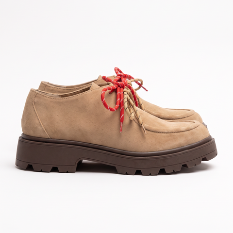 LACED LOAFERS TREND