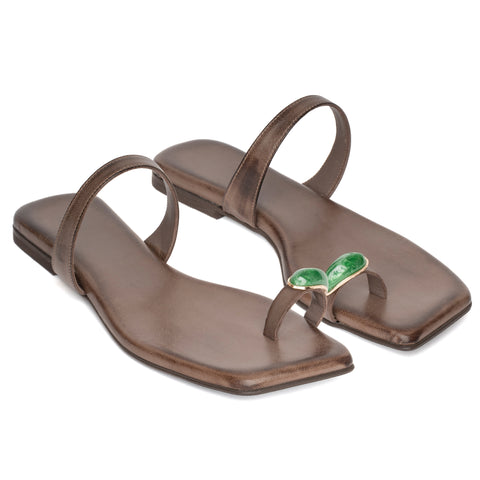 FLAT SANDALS